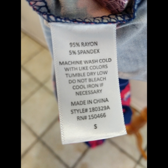 NWT MARKET AND SPRUCE maternity short sleeve top - Picture 4 of 6